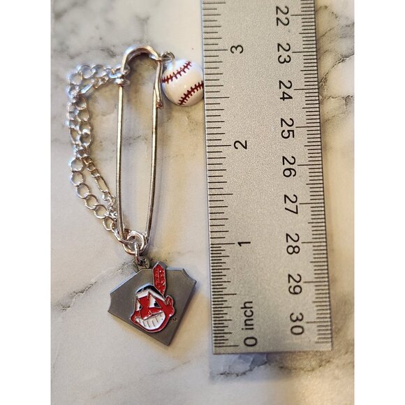 Cleveland Indians Souvenir Safety Pin Brooch With Baseball Charm & Logo Pendant - Picture 2 of 2